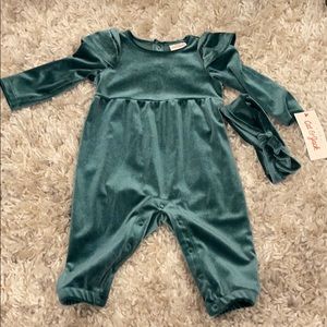 Cat & Jack Velvet Bodysuit with Bow 3-6M